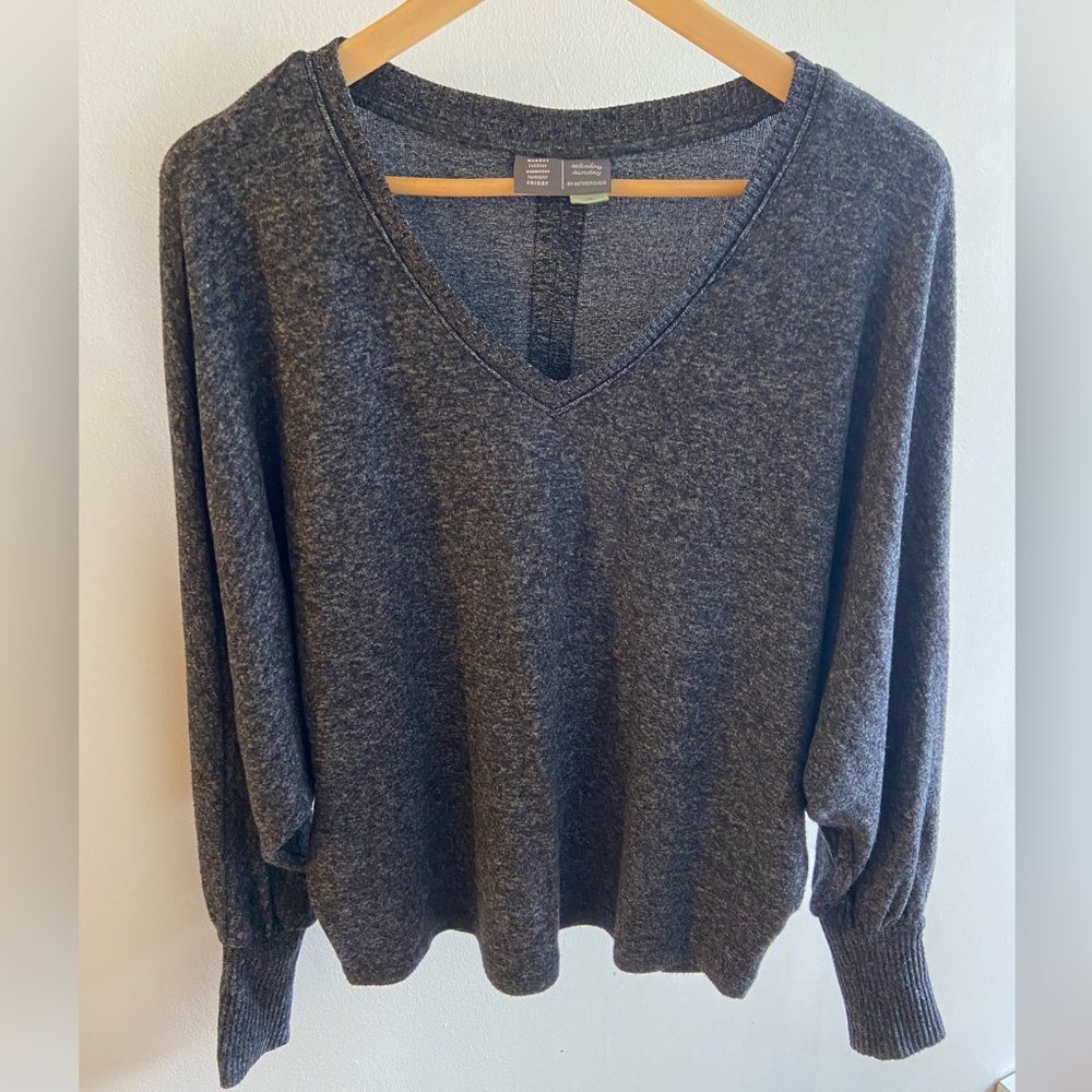 Anthropologie Saturday Sunday Women’s gray V-neck comfortable lounge sweater, XS